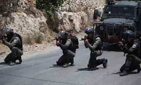 إصابة فلسطيني جنوب بيت لحم والاحتلال يعيق وصول المصلين للأقصى